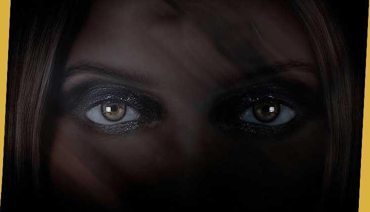 Armeena Khan's look from her new film leaves us intrigued!